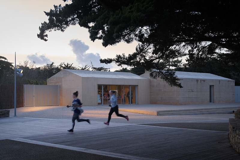 Dossier de presse | 2325-01 - Communiqué de presse | Studio Julien Lanoo Named ‘World’s Best Photography Studio’ at the 2021 Architizer A+Firm Awards - Studio Julien Lanoo - Architecture commerciale - Welcome pavilion Clemenceau, TITAN, Saint-Vincent-sur-Jard, France - Crédit photo : Julien Lanoo
