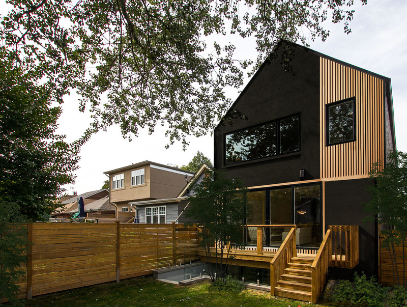 Dossier de presse | 2182-04 - Communiqué de presse | Blanche Chapel House - Alva Roy Architects - Architecture résidentielle - Rear Facade - Crédit photo : Alex Karmov  