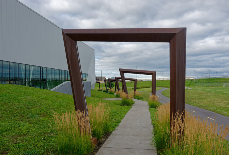 Dossier de presse | 612-15 - Communiqué de presse | Lancement d'EVOQ Architecture de paysage - EVOQ Architecture - Évènement + Exposition - Aménagement extérieur pour le Complexe sportif Marc-Simoneau, Ville de Québec, QC - Crédit photo : Stéphane Groleau