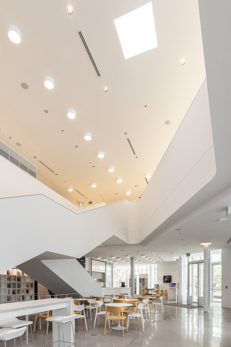 Dossier de presse | 721-12 - Communiqué de presse | Bibliothèque de Pierrefonds - Chevalier Morales / DMA architectes en consortium - Architecture institutionnelle - Crédit photo : Chevalier Morales