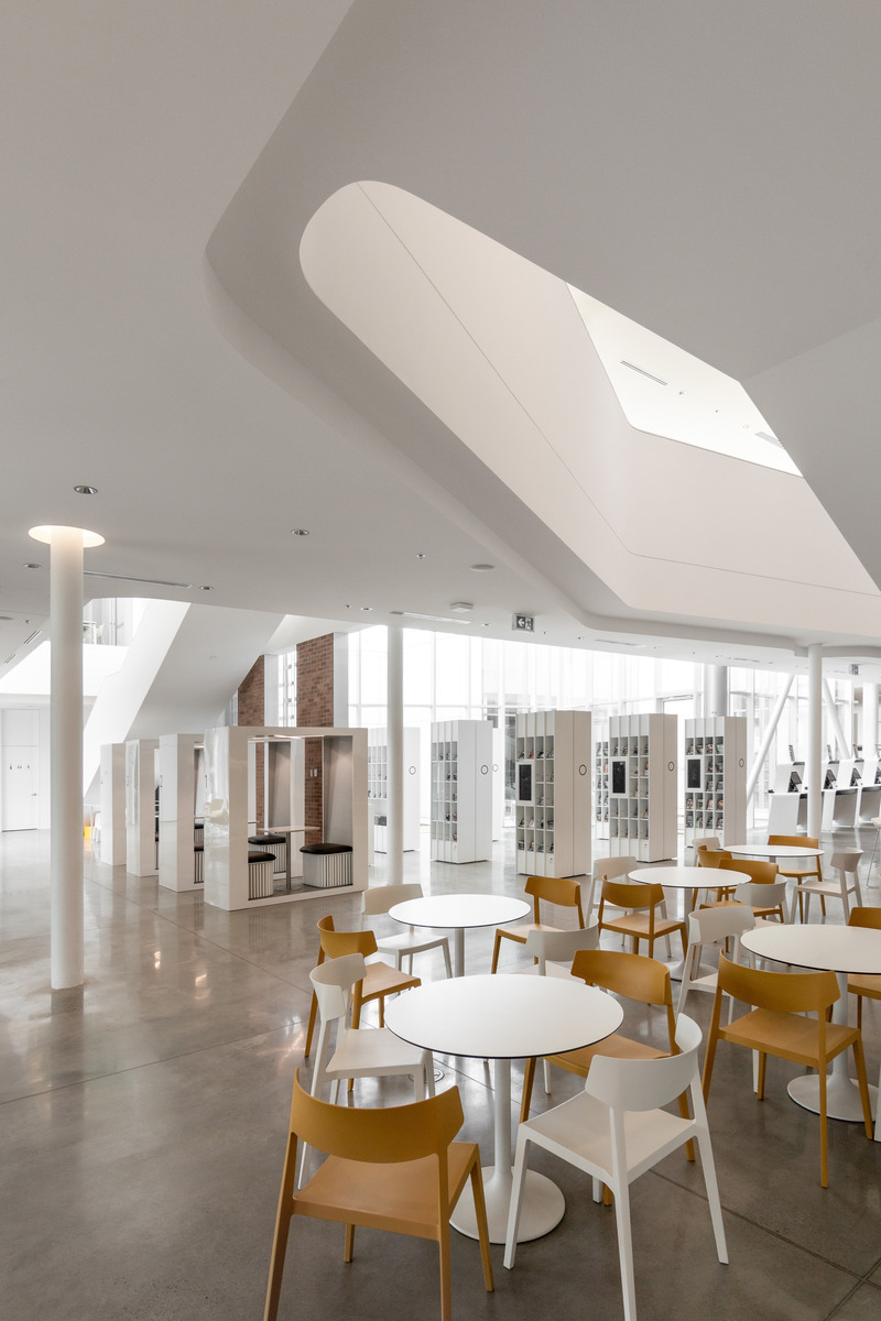Dossier de presse | 721-12 - Communiqué de presse | Bibliothèque de Pierrefonds - Chevalier Morales / DMA architectes en consortium - Architecture institutionnelle - Crédit photo : Chevalier Morales