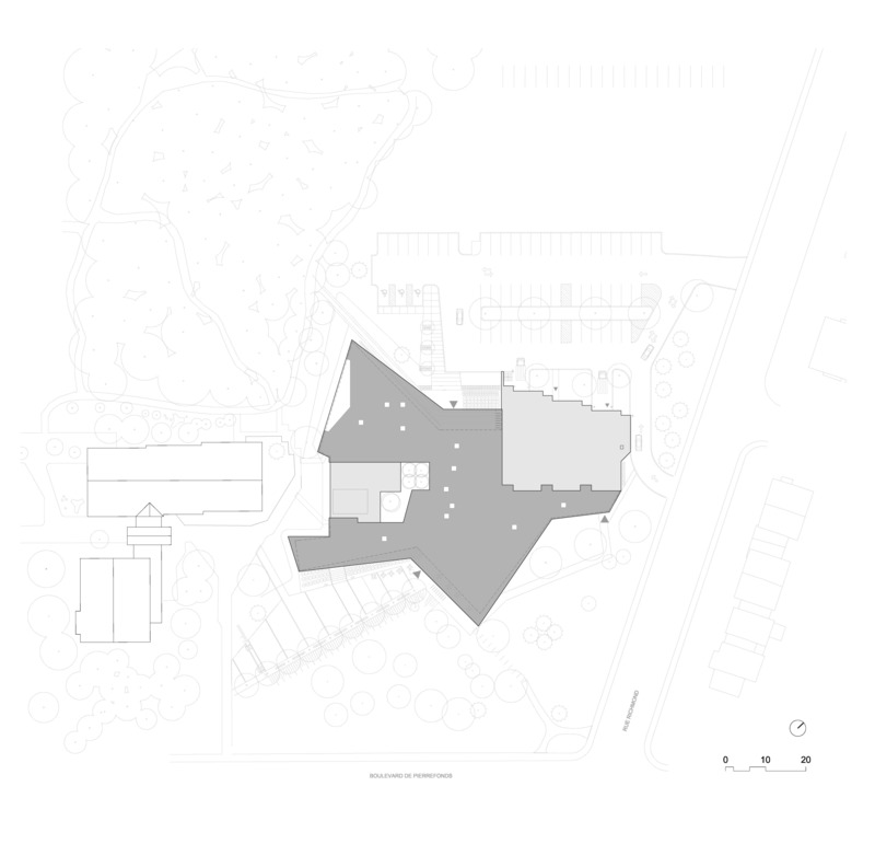 Dossier de presse | 721-12 - Communiqué de presse | Bibliothèque de Pierrefonds - Chevalier Morales / DMA architectes en consortium - Architecture institutionnelle -  Plan d'implantation (Plus de plans et dessins techniques disponibles dans le PDF en pièce jointe) - Crédit photo : Chevalier Morales