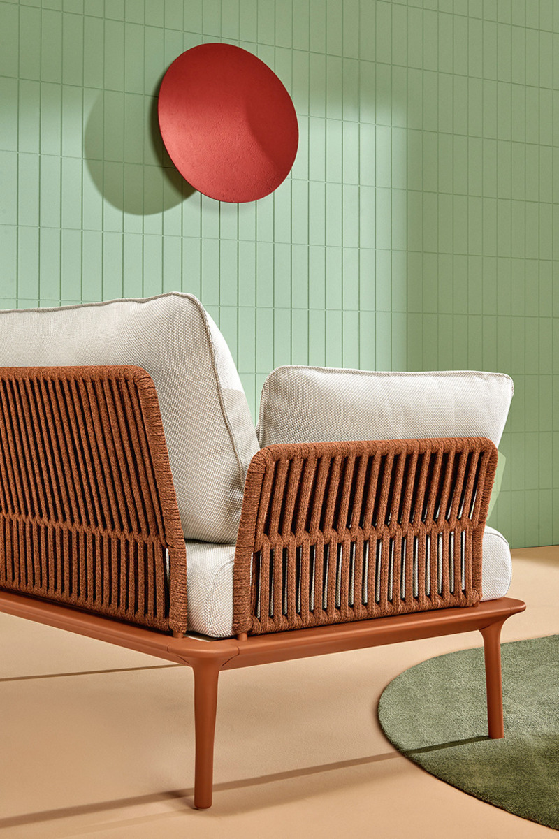 Dossier de presse | 4657-02 - Communiqué de presse | Préparez-vous à l'arrivée des beaux jours avec De Gaspé et Pedrali - De Gaspé - Produit - Chaise Lounge Reva Twist P - Crédit photo : Pedrali