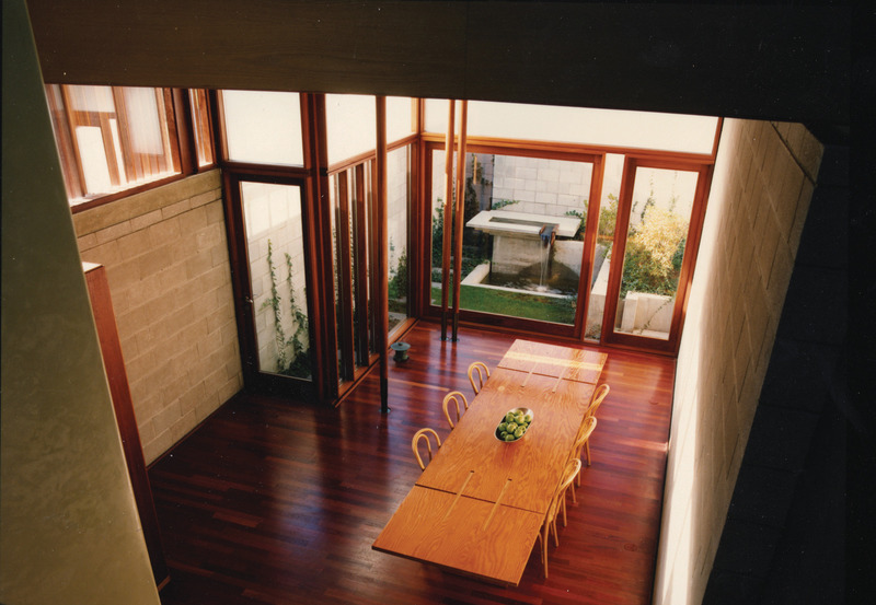 Dossier de presse | 1020-16 - Communiqué de presse | Brigitte Shim et A. Howard Sutcliffe sont les lauréats de la Médaille d'or de l'IRAC 2021 - Institut royal d'architecture du Canada - Concours - Laneway House Living Area - Crédit photo : James Dow
