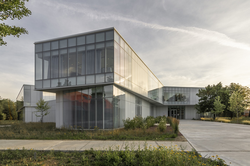 Dossier de presse | 721-12 - Communiqué de presse | Bibliothèque de Pierrefonds - Chevalier Morales / DMA architectes en consortium - Architecture institutionnelle - Crédit photo : Chevalier Morales