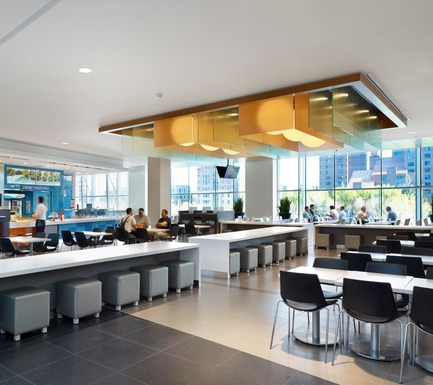 Dossier de presse | 787-05 - Communiqué de presse | Centennial Place - WZMH Architects - Architecture commerciale - Crédit photo : Tom Arban