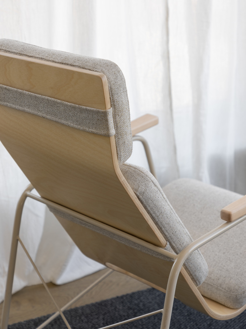Dossier de presse | 3941-03 - Communiqué de presse | Alphabet lance une nouvelle collection pour le printemps - Alphabet - Produit - Fauteuil Nocturne  - Crédit photo : Crédit photo : Gabriel DeRossi