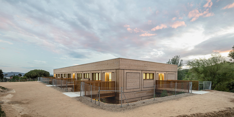 Press kit | 5592-01 - Press release | Design Educates Awards  Winners 2021 - Laka Foundation - Competition -  Honorable mention in architectural design - Waldorf School Barcelona, Author: Eduard Balcells Architecture+Urbanism+Landscape, Ignasi Rius Architecture, Tigges Architekt - Photo credit:  Adrià Goula  