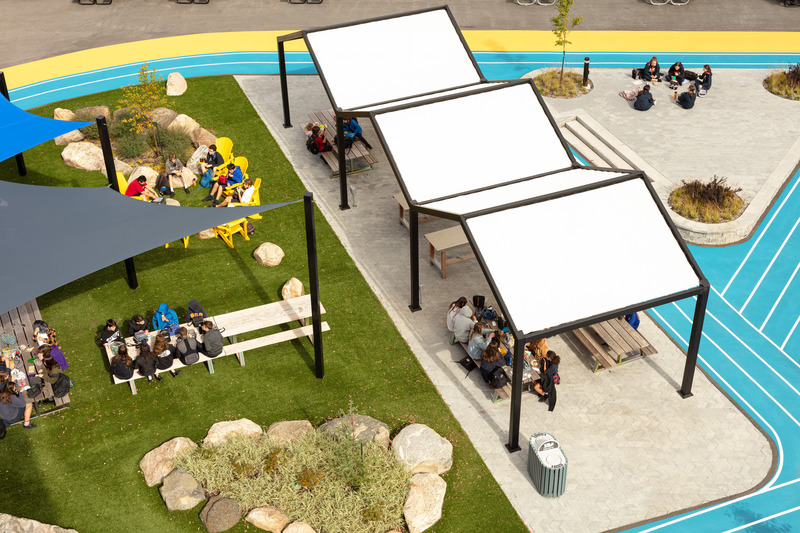 Press kit | 1299-06 - Press release | Collège Saint-Paul: Bringing the Indoor Outdoors - Taktik design - Institutional Architecture - <pre>Outdoor class and scene</pre> - Photo credit: Maxime Brouillet