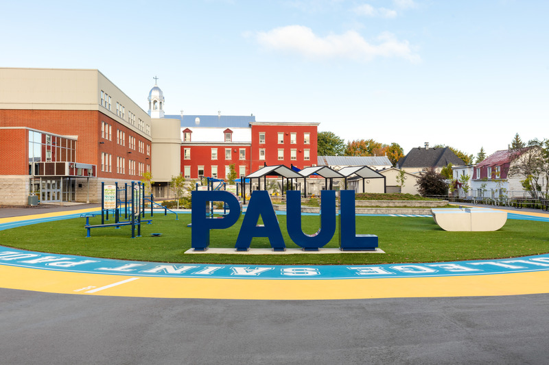 Press kit | 1299-06 - Press release | Collège Saint-Paul: Bringing the Indoor Outdoors - Taktik design - Institutional Architecture - <pre>Aluminum "PAUL" structure</pre> - Photo credit: Maxime Brouillet