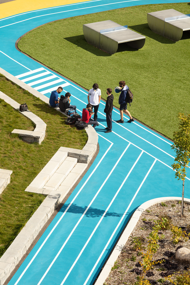 Press kit | 1299-06 - Press release | Collège Saint-Paul: Bringing the Indoor Outdoors - Taktik design - Institutional Architecture - Photo credit: Maxime Brouillet