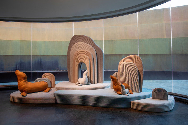 Dossier de presse | 3671-02 - Communiqué de presse | Sarit Shani Hay Installs Playful Landscape of Soft Creatures For New Exhibition at Design Museum Holon - Sarit Shani Hay Design Studio - Évènement + Exposition -  Soft Landscape by Sarit Shani Hay  - Crédit photo : Roni Cnaani