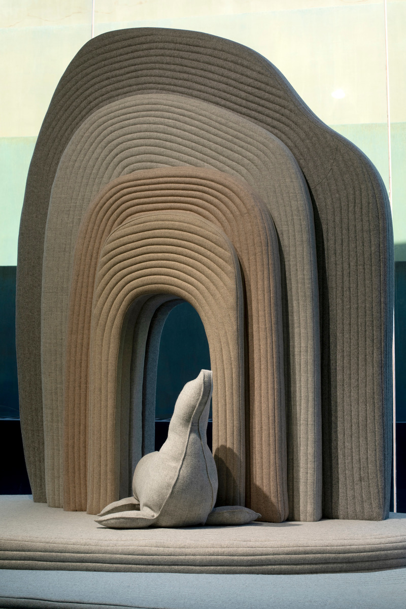 Dossier de presse | 3671-02 - Communiqué de presse | Sarit Shani Hay Installs Playful Landscape of Soft Creatures For New Exhibition at Design Museum Holon - Sarit Shani Hay Design Studio - Évènement + Exposition -  Soft Landscape by Sarit Shani Hay  - Crédit photo : Roni Cnaani