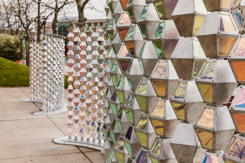 Press kit | 5595-02 - Press release | Ripple - The Urban Conga - Urban Design - The iridescence of each unit makes the piece appear like it's rippling as you walk by.  - Photo credit: Savannah Lauren