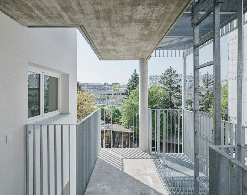 Dossier de presse | 3048-02 - Communiqué de presse | Gudrun Business Apartments - BFA x KLK - Architecture résidentielle - Arcades and external staircases - Crédit photo : David Schreyer