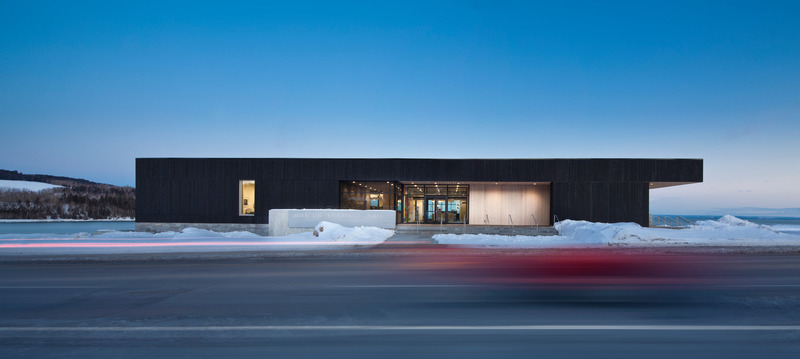 Dossier de presse | 647-07 - Communiqué de presse | Bisson associés devient Circum architecture - Circum architecture - Évènement + Exposition - Bibliothèque Laure-Conan et Hôtel de ville de La Malbaie - Crédit photo : Stéphane Groleau