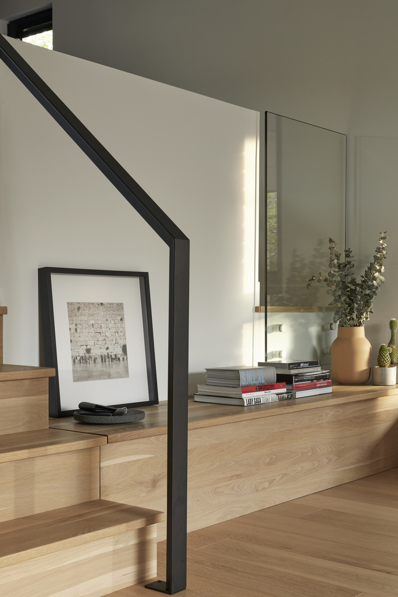 Press kit | 5615-01 - Press release | 19-055 Renovation C+G - DESK architectes - Residential Architecture - Living room detail - Photo credit: Maxime Brouillet