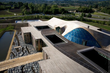 Dossier de presse | 972-01 - Communiqué de presse | Siège mondial de Rossignol - Hérault Arnod architectures - Architecture commerciale - Crédit photo : Gilles Cabella