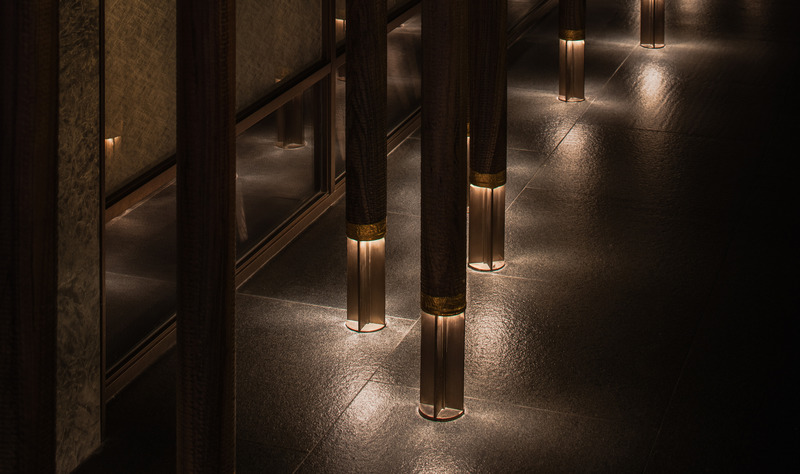 Dossier de presse | 5588-02 - Communiqué de presse | XU JI Seafood Restaurant (Land Kylin) - Daxiang Design Studio - Design d’intérieur commercial - Column detail of the entry - Crédit photo : ©️Chuan He