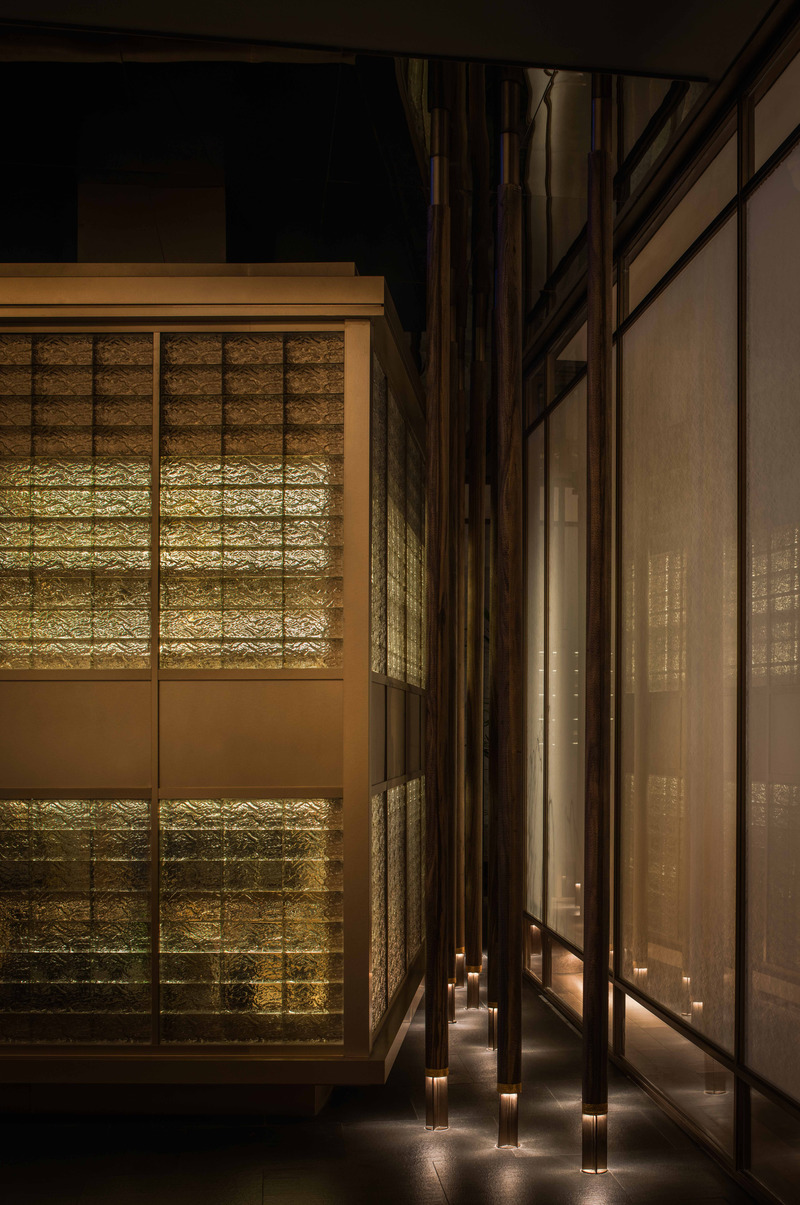 Dossier de presse | 5588-02 - Communiqué de presse | XU JI Seafood Restaurant (Land Kylin) - Daxiang Design Studio - Design d’intérieur commercial - Detail of the golden wine house - Crédit photo : ©️Chuan He