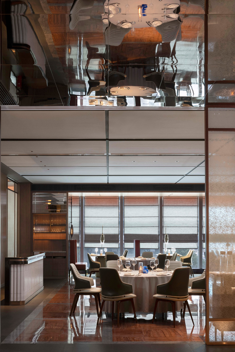 Dossier de presse | 5588-02 - Communiqué de presse | XU JI Seafood Restaurant (Land Kylin) - Daxiang Design Studio - Design d’intérieur commercial - A mirror image of dining hall - Crédit photo : ©️Haha Lu