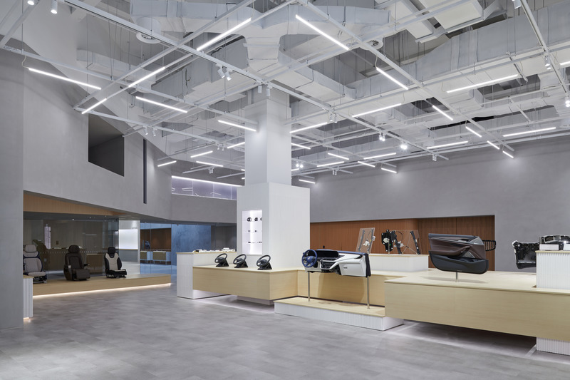 Dossier de presse | 4869-02 - Communiqué de presse | Showroom Complex - Studio DOTCOF - Design d’intérieur commercial - Crédit photo : Chen Hao
