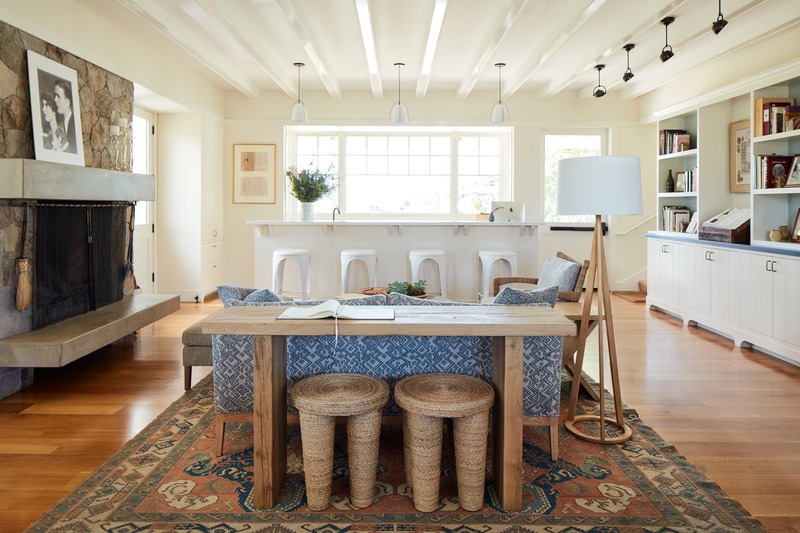 Dossier de presse | 2757-24 - Communiqué de presse | Napa-Based Hawkins Interiors Makes Its Mark on the California Wine Country With Recent Hospitality Works - Hawkins Interiors - Design d’intérieur commercial - Larkmead Winery: To further enhance the winery’s welcoming vibe, Julie designed the spaces to mirror a cozy living room layout that encourages guests to stay awhile. - Crédit photo : Photography by John Merkl