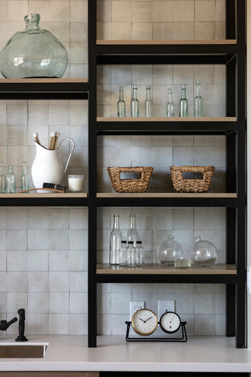Dossier de presse | 2757-24 - Communiqué de presse | Napa-Based Hawkins Interiors Makes Its Mark on the California Wine Country With Recent Hospitality Works - Hawkins Interiors - Design d’intérieur commercial - Mira Winery &amp; Hospitality House: Throughout the winery, guests are surrounded by intimate moments and vignettes that add dimension and character. - Crédit photo : Photography by Tubay Yabut