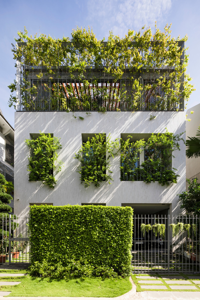 Press kit | 1071-12 - Press release | Architizer Announces  Shortlist of the World’s Best Architecture 2021 - Architizer - Residential Architecture - Stepping Park House by VTN Architects (Vo Trong Nghia Architects), Ho Chi Minh City, Vietnam - Photo credit: Hiroyuki Oki