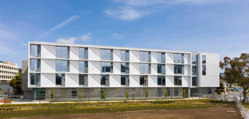 Dossier de presse | 1187-07 - Communiqué de presse | AIA San Francisco Announces 2021 Design Awards Recipients - AIA San Francisco - Concours - <font style="vertical-align: inherit;"><font style="vertical-align: inherit;"> </font></font><p><font style="vertical-align: inherit;"><font style="vertical-align: inherit;"><font style="vertical-align: inherit;"><font style="vertical-align: inherit;"><b><font style="vertical-align: inherit;"><font style="vertical-align: inherit;"><font style="vertical-align: inherit;"><font style="vertical-align: inherit;">Award</font></font></font></font></b></font></font></font></font></p><p><font style="vertical-align: inherit;"><font style="vertical-align: inherit;"><font style="vertical-align: inherit;"><font style="vertical-align: inherit;"><font style="vertical-align: inherit;"><font style="vertical-align: inherit;"><font style="vertical-align: inherit;"><font style="vertical-align: inherit;">Architecture Citation Award</font></font></font></font></font></font></font></font></p><p style=""><br style=""></p><p><font style="vertical-align: inherit;"><font style="vertical-align: inherit;"><font style="vertical-align: inherit;"><font style="vertical-align: inherit;"><b><font style="vertical-align: inherit;"><font style="vertical-align: inherit;"><font style="vertical-align: inherit;"><font style="vertical-align: inherit;">Project</font></font></font></font></b></font></font></font></font></p><p><font style="vertical-align: inherit;"><font style="vertical-align: inherit;"><font style="vertical-align: inherit;"><font style="vertical-align: inherit;"><font style="vertical-align: inherit;"><font style="vertical-align: inherit;"><font style="vertical-align: inherit;"><font style="vertical-align: inherit;">San Francisco State University George and Judy Marcus Hall for the Liberal and Creative Arts</font></font></font></font></font></font></font></font></p><p style=""><br style=""></p><p><font style="vertical-align: inherit;"><font style="vertical-align: inherit;"><font style="vertical-align: inherit;"><font style="vertical-align: inherit;"><b><font style="vertical-align: inherit;"><font style="vertical-align: inherit;"><font style="vertical-align: inherit;"><font style="vertical-align: inherit;">Architect</font></font></font></font></b></font></font></font></font></p><p><font style="vertical-align: inherit;"><font style="vertical-align: inherit;"><font style="vertical-align: inherit;"><font style="vertical-align: inherit;"><font style="vertical-align: inherit;"><font style="vertical-align: inherit;"><font style="vertical-align: inherit;"><font style="vertical-align: inherit;">Mark Cavagnero Associates</font></font></font></font></font></font></font></font></p><font style="vertical-align: inherit;"><font style="vertical-align: inherit;"> </font></font> - Crédit photo :  Henrik Kam Photography<br style=""> 