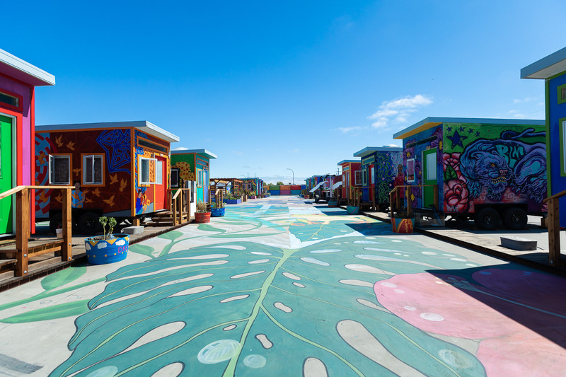 Dossier de presse | 5631-01 - Communiqué de presse | Shelter:  Home Tours 2021 Explores Designs for Everyone via Livestream - American Institute of Architects East Bay Chapter (AIA EB) - Évènement + Exposition - YSA, Tiny Home Empowerment Village, California (USF and Prof. Seth Wachtel) - Crédit photo : Kevin Marino