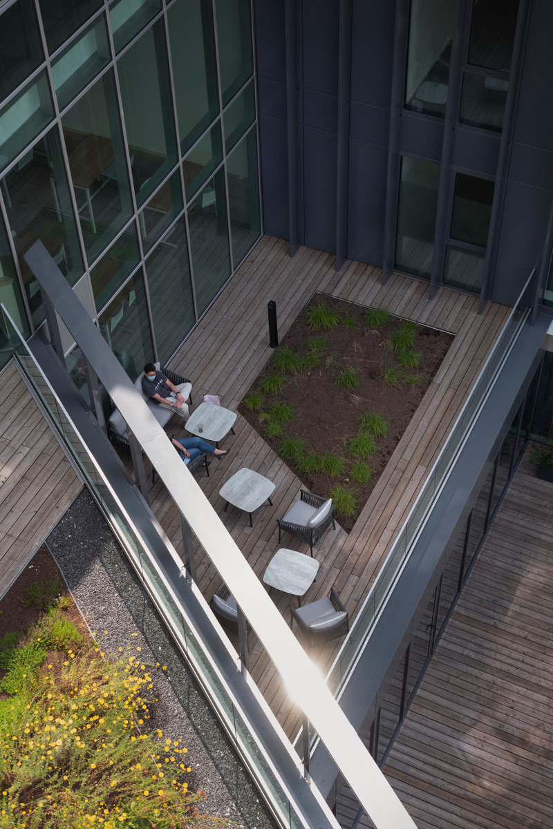 Press kit | 2845-03 - Press release | Partenord Habitat Plot - Coldefy - Institutional Architecture -  Green terraces dedicated to the offices' users in the heart of the plot<br><br><br>  - Photo credit: Julien Lanoo