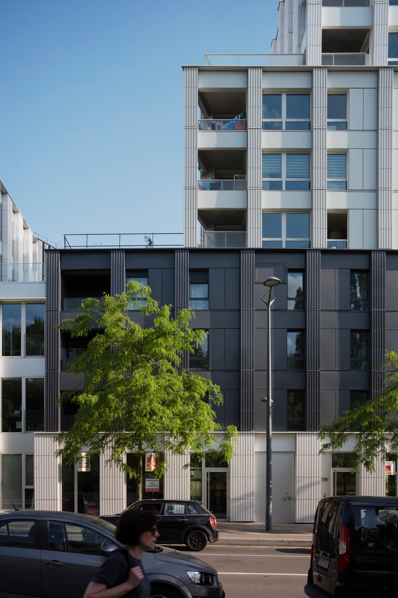 Press kit | 2845-03 - Press release | Partenord Habitat Plot - Coldefy - Institutional Architecture -   Detail from rue de Cambrai showing retails on the ground floor and the housings part above   - Photo credit: Julien Lanoo
