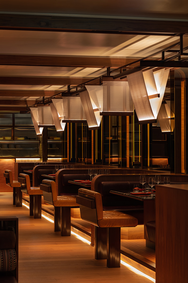 Press kit | 1301-05 - Press release | Planting a Tree of Convivial Connectivity at Hilton Doubletree - Atelier Zébulon Perron - Commercial Interior Design - Le Bivouac - Photo credit:  Jean-Sébastien Senécal 
