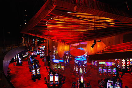 Press kit | 621-18 - Press release | Lightemotion illuminates Revel Casino, the new benchmark for casino resorts - Lightemotion - Lighting Design - Photo credit: Scéno Plus