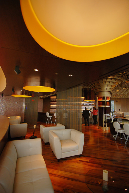 Press kit | 621-18 - Press release | Lightemotion illuminates Revel Casino, the new benchmark for casino resorts - Lightemotion - Lighting Design - Photo credit: Scéno Plus