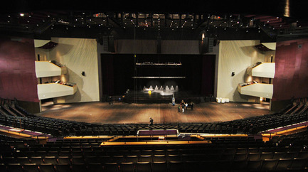 Press kit | 621-18 - Press release | Lightemotion illuminates Revel Casino, the new benchmark for casino resorts - Lightemotion - Lighting Design - Photo credit: Scéno Plus