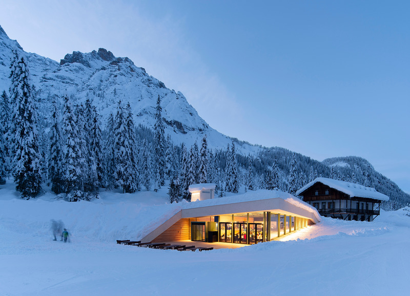 Press kit | 2913-01 - Press release | Appropriate_Bistro Bergsteiger - Plasma Studio - Commercial Architecture - Photo credit: Florian Jaenicke