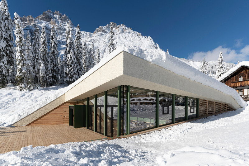 Press kit | 2913-01 - Press release | Appropriate_Bistro Bergsteiger - Plasma Studio - Commercial Architecture - Photo credit: Florian Jaenicke