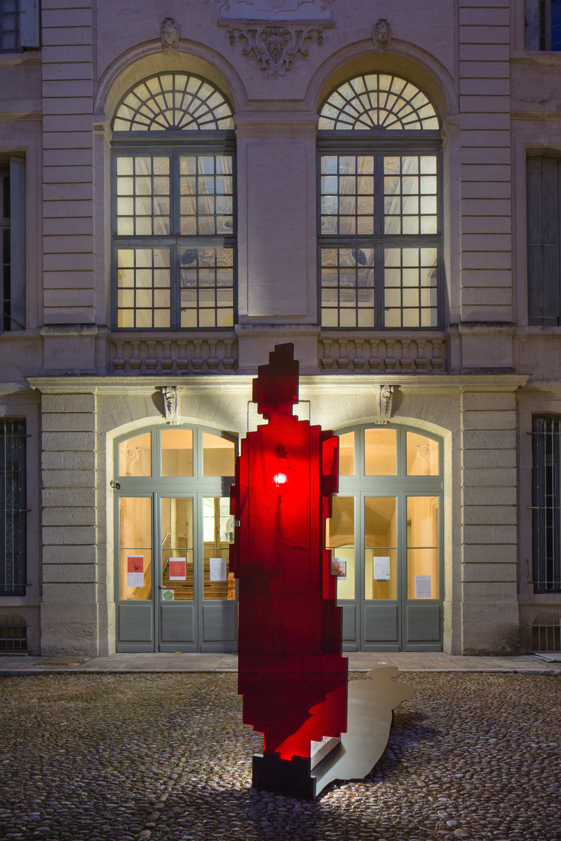 Dossier de presse | 982-47 - Communiqué de presse | Festival des Architectures Vives 2021 - Association Champ Libre - Art - <p>RED BAG LADY- Anekdote</p> - Crédit photo : photoarchitecture festivaldesarchitecturesvives