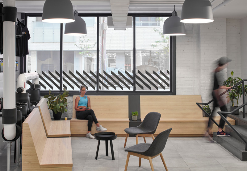 Dossier de presse | 1513-04 - Communiqué de presse | Power10 Fitness - Dubbeldam Architecture + Design - Design d’intérieur commercial - Crédit photo : Riley Snelling