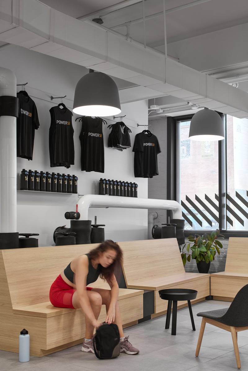 Dossier de presse | 1513-04 - Communiqué de presse | Power10 Fitness - Dubbeldam Architecture + Design - Design d’intérieur commercial - Crédit photo :  Riley Snelling 