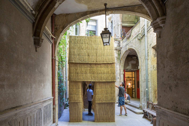 Dossier de presse | 982-47 - Communiqué de presse | Festival des Architectures Vives 2021 - Association Champ Libre - Art - <p>LA VENELLE GARDIANE - Atelier MICROMEGA : Gauthier Martinez, Alexandre Lahaye, Thomas Pourteyroux, Justine Guyard, Charlie Granjon</p> - Crédit photo : photoarchitecture festivaldesarchitecturesvives