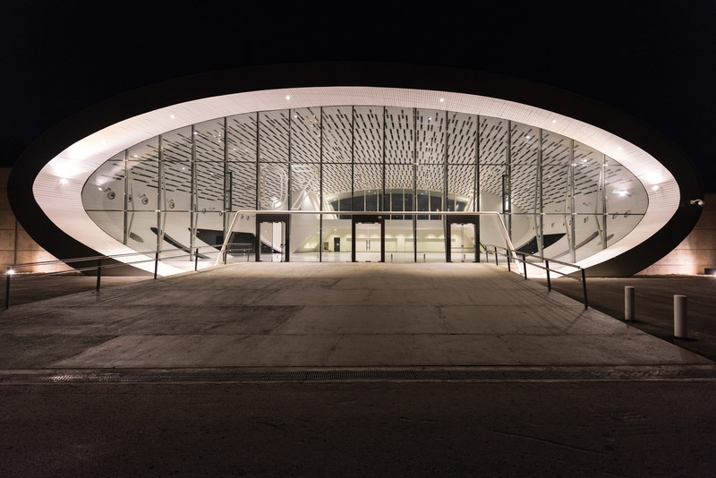 Dossier de presse | 5662-01 - Communiqué de presse | Cyprus Cruise Terminal - irwinkritioti architecture - Architecture commerciale - night time - Crédit photo : Charis Solomou