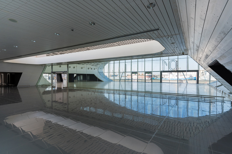 Dossier de presse | 5662-01 - Communiqué de presse | Cyprus Cruise Terminal - irwinkritioti architecture - Architecture commerciale - departure hall 01 - Crédit photo : Charis Solomou