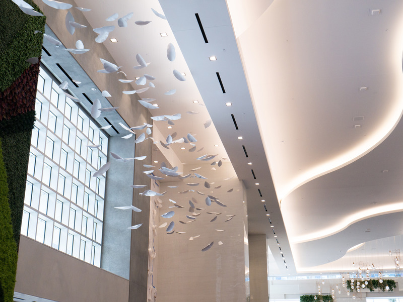 Press kit | 1082-05 - Press release | The myth of Daphne revisited and brought to light by Pascale Girardin - Pascale Girardin - Art - <p>Daphnee, Caesars Forum, Las Vegas</p> - Photo credit: Sory Sangaré