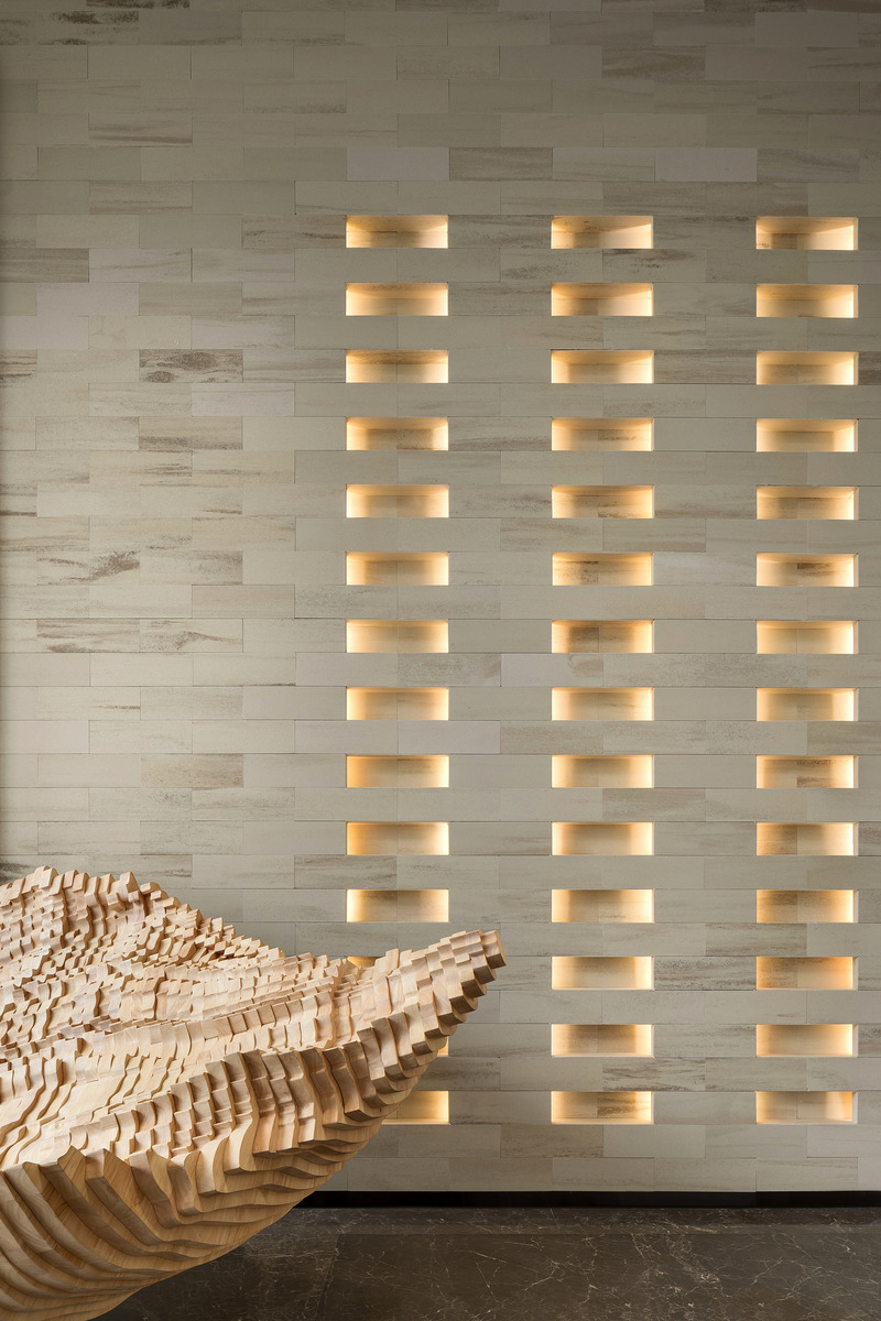 Dossier de presse | 5630-02 - Communiqué de presse | Mountain and Sea Art Hall - Beijing Serendipper Decoration Design Group Co. - Architecture commerciale - <p class="">Wooden conch sculpture with the mortise-tenon structure</p> - Crédit photo : ©️Sean