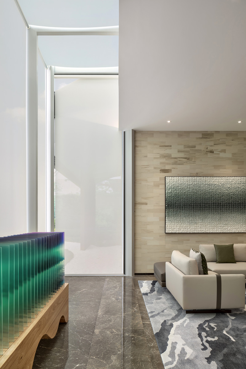 Dossier de presse | 5630-02 - Communiqué de presse | Mountain and Sea Art Hall - Beijing Serendipper Decoration Design Group Co. - Architecture commerciale - The sculpture echoes the wall picture - Crédit photo : ©️Sean