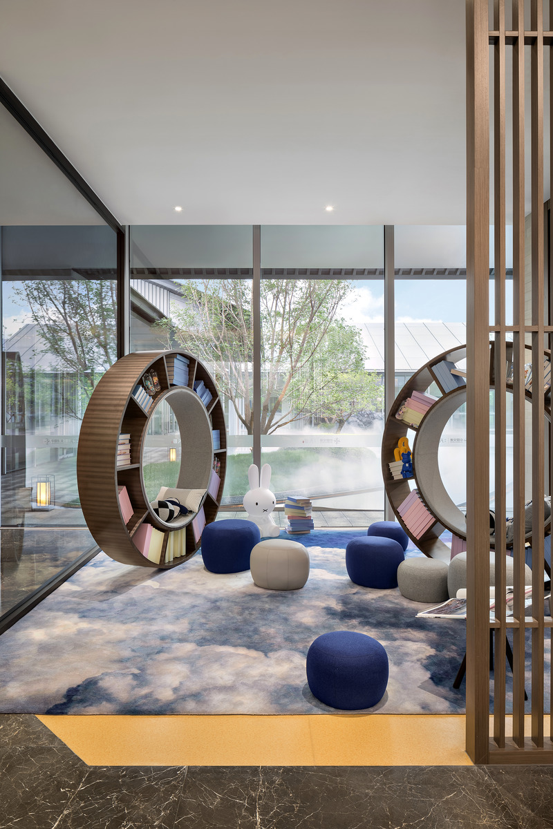 Dossier de presse | 5630-02 - Communiqué de presse | Mountain and Sea Art Hall - Beijing Serendipper Decoration Design Group Co. - Architecture commerciale - <p class="">Children's activity area</p> - Crédit photo : ©️Sean