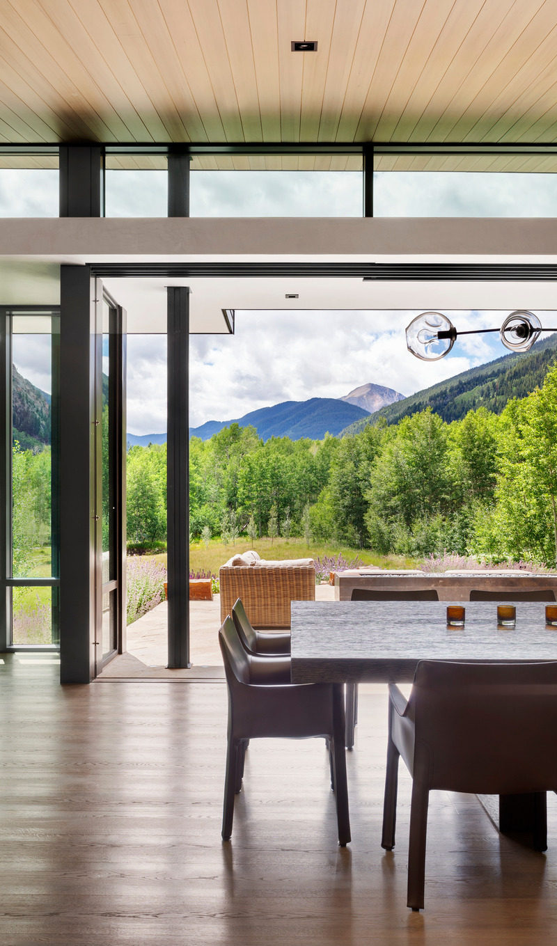 Dossier de presse | 5634-01 - Communiqué de presse | CCY Announces Publication of First Monograph, Connection, by Monacelli - CCY Architects - Architecture résidentielle -  CCY Architects' Castle Creek Dining Room View  - Crédit photo : Raul Garcia